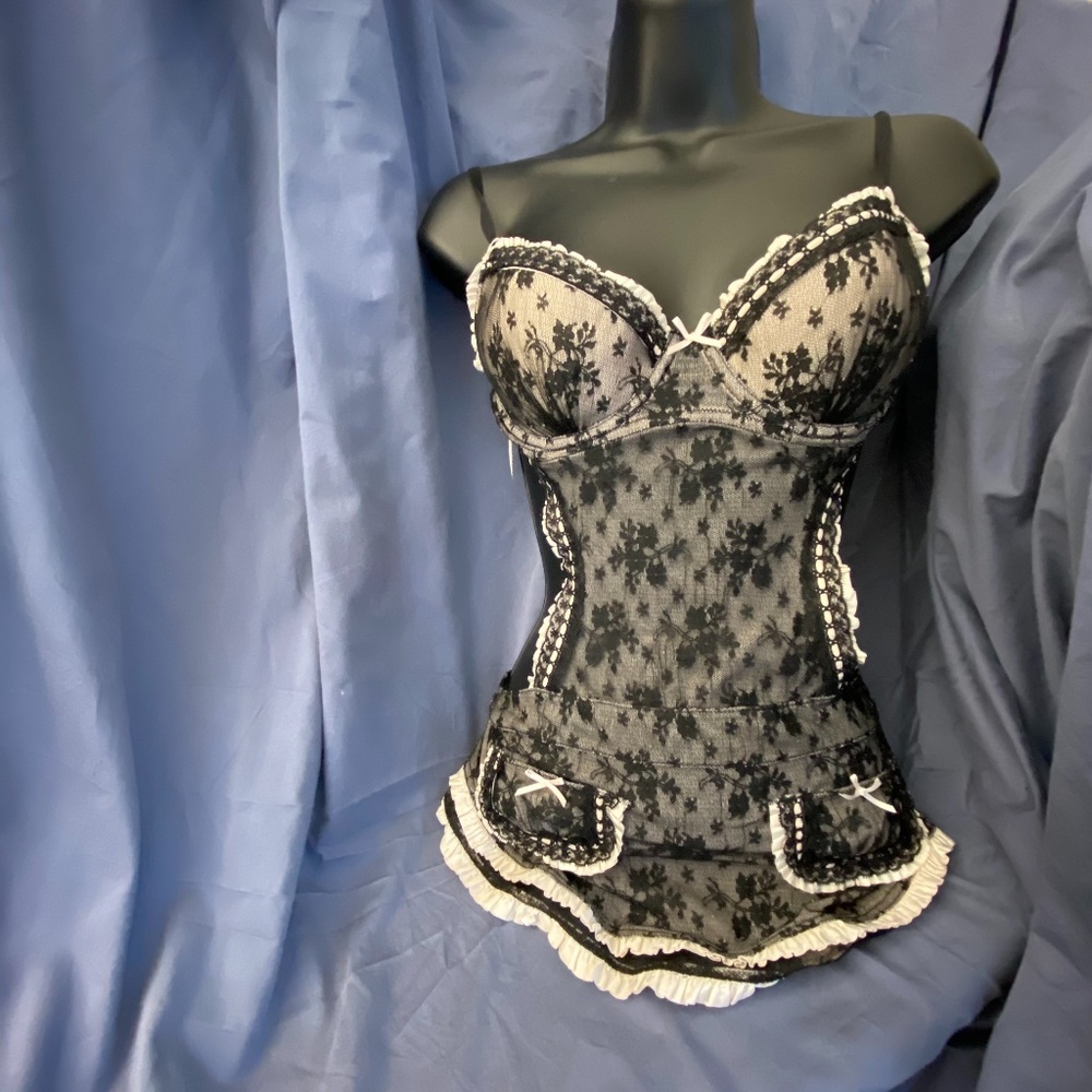 VS French Maid, 34C                        13AA-10